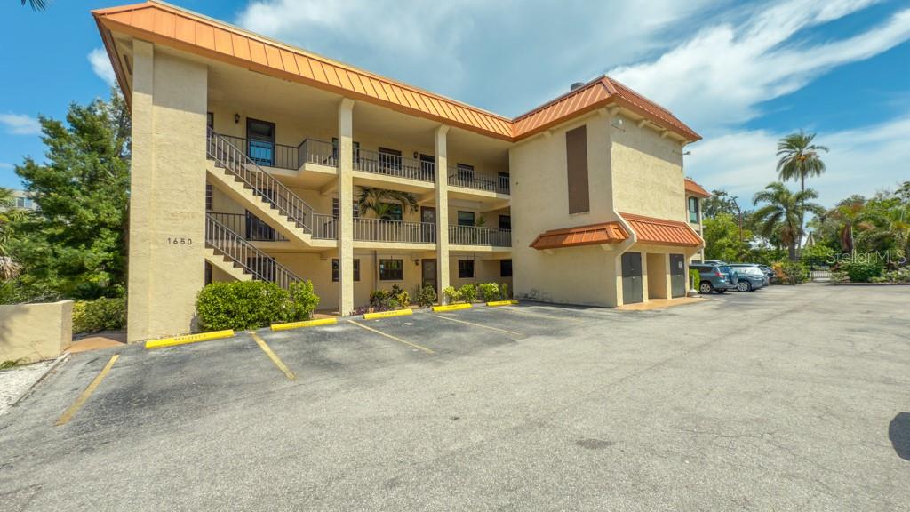 1650 Pine Tree Ln #103